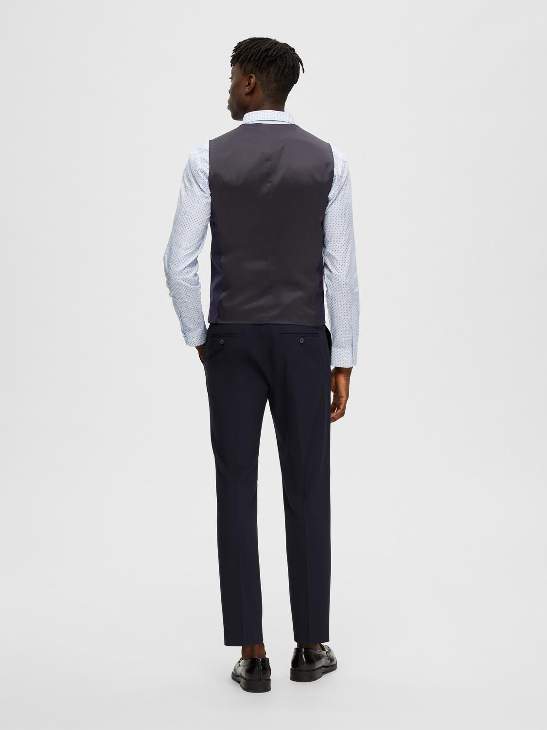 model_shot-back